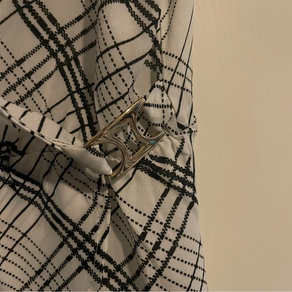 AUW Woman’s Black & White Kris Kross Striped Side Tie Gold Hardware Blouse Large - Picture 6 of 11